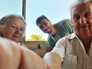 2024 07 22 CAP D AGDE 2 - QUENTIN ET GRANDS PARENTS (4)